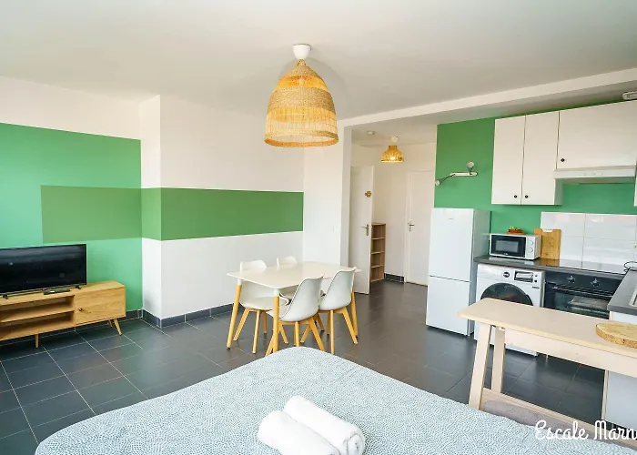 Parking Rue Gratuit - 20 Pour Cent Escale-Marne,Fr - De 1 A 6 Personnes - Appartement Entier - 10Mn A Pied Metro 8 - Rer A, Grand Matelas Emma 160X200, Cuisine Equipee, Lave Linge, Vue Panoramique, 2Eme Etage - Garde A Bagage Gratuite 24-7